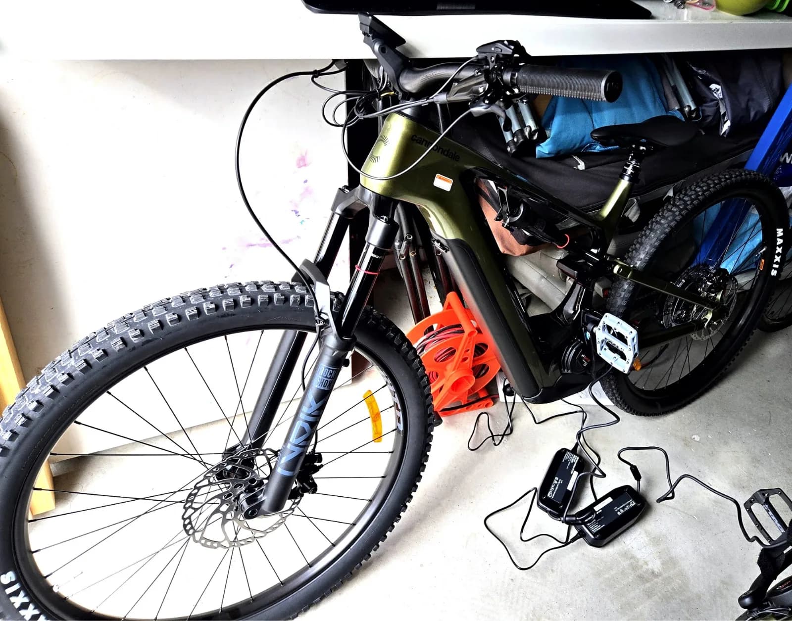 Cannondale Moterra Neo Carbon 2 e-MTB, Large, Mantis, only 207 km — photo 2 of 7